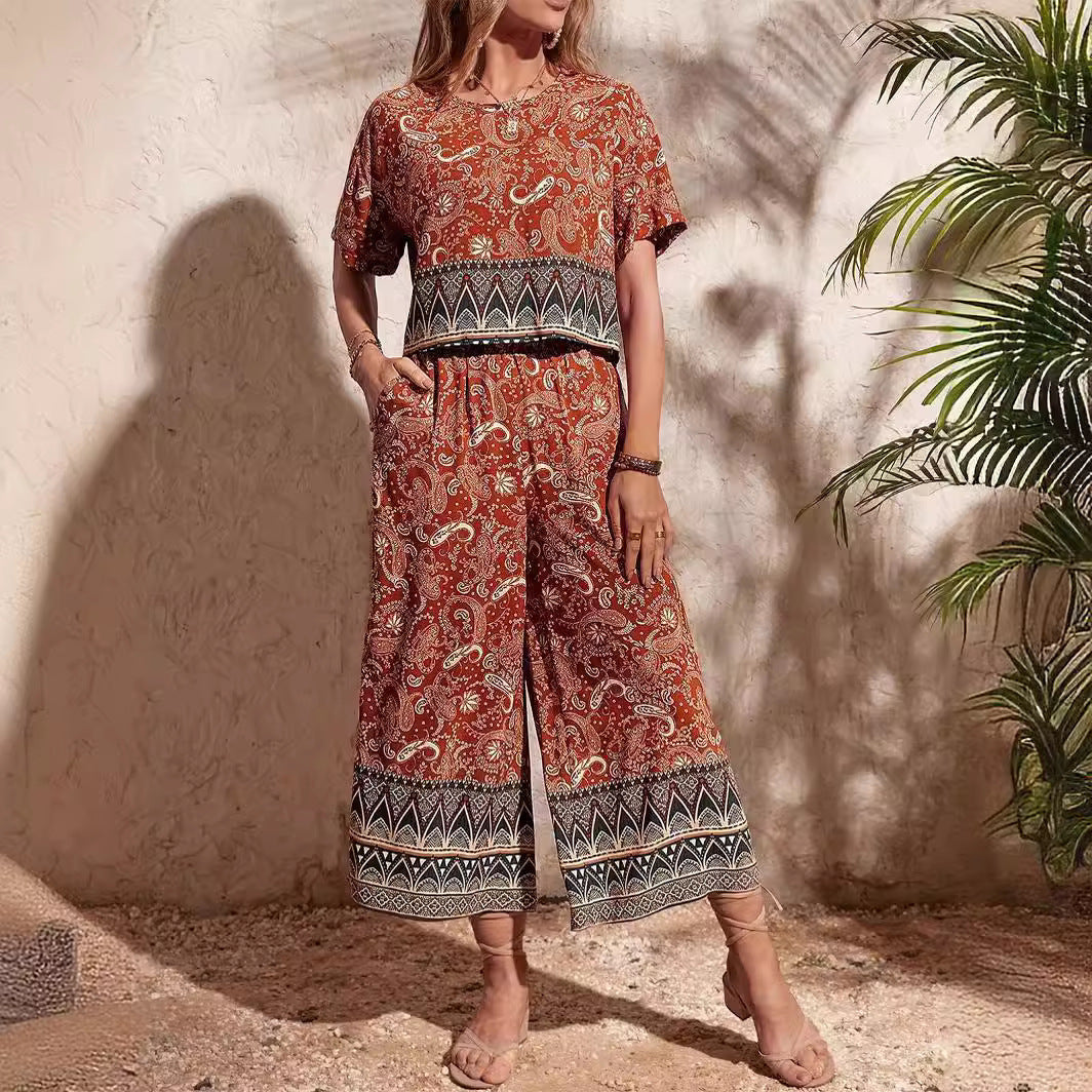 Damekombination i Boho-stil med fritidsoverdel og bredt ben Stilla