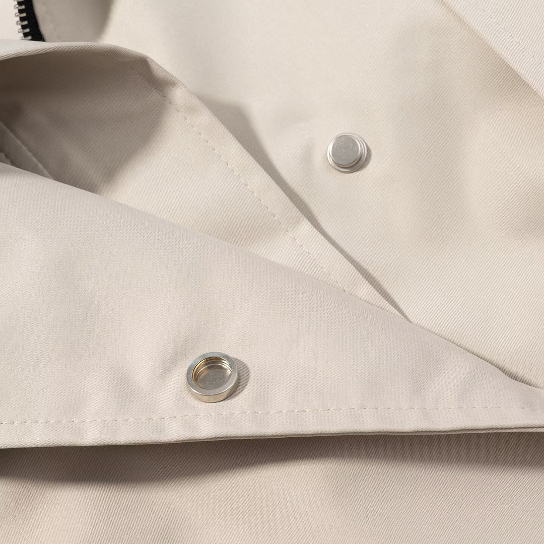Kvinders fashionable trench coat jakke med høj krave og praktiske lommer Stilla