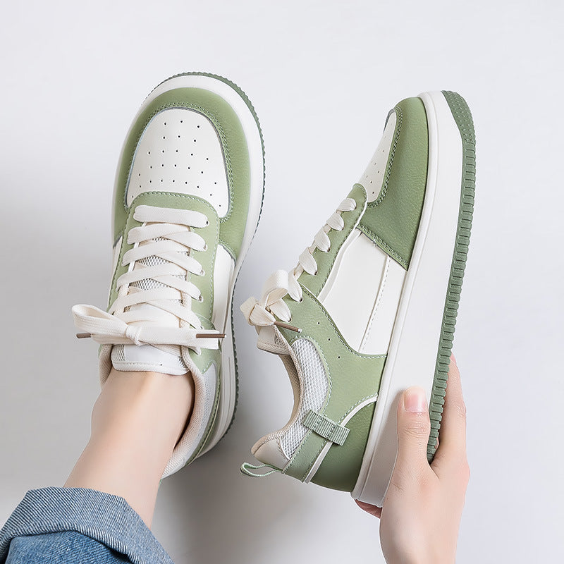 Dame Sneakers i minimalistisk design med åndbar mesh-overflade og polstret sål Stilla