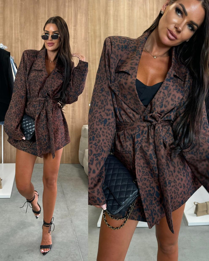 Kvinders blazer kjole med dyreprint og moderne bælte Stilla