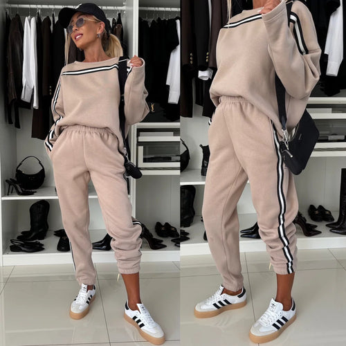 Kvindernes sporty loungewear sæt med elegant snit og høj talje Skovae