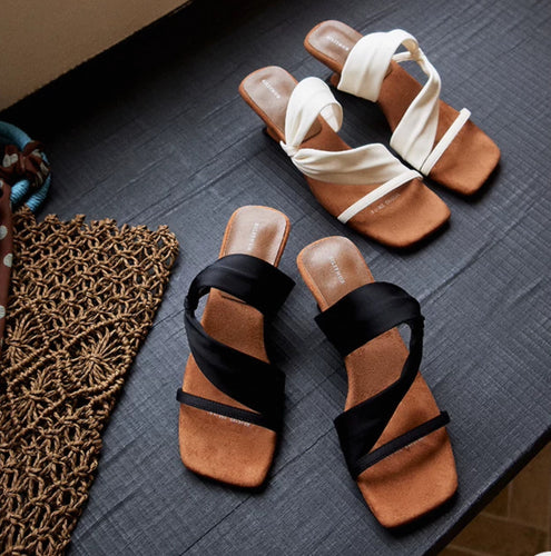 Damer Sleek Cross-Strap Slide Sandaler Stilla