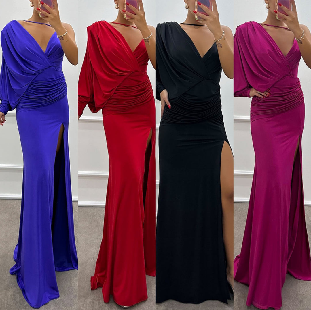 Dame aftenkjole med asymmetrisk snit og elegant split Stilla