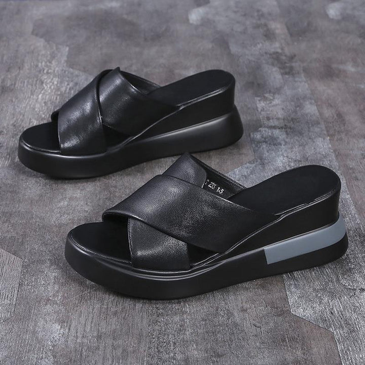 Dame Wedge-sandaler med elegant krydsrem-design og skridsikker sål Stilla