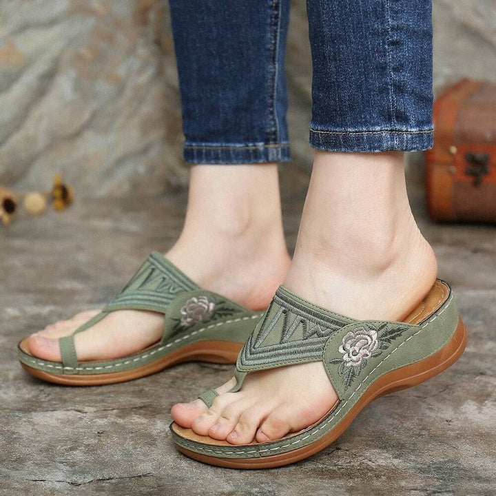 Dame Zehentrenner-sandaler med blomstret design og komfortabelt fodseng Stilla