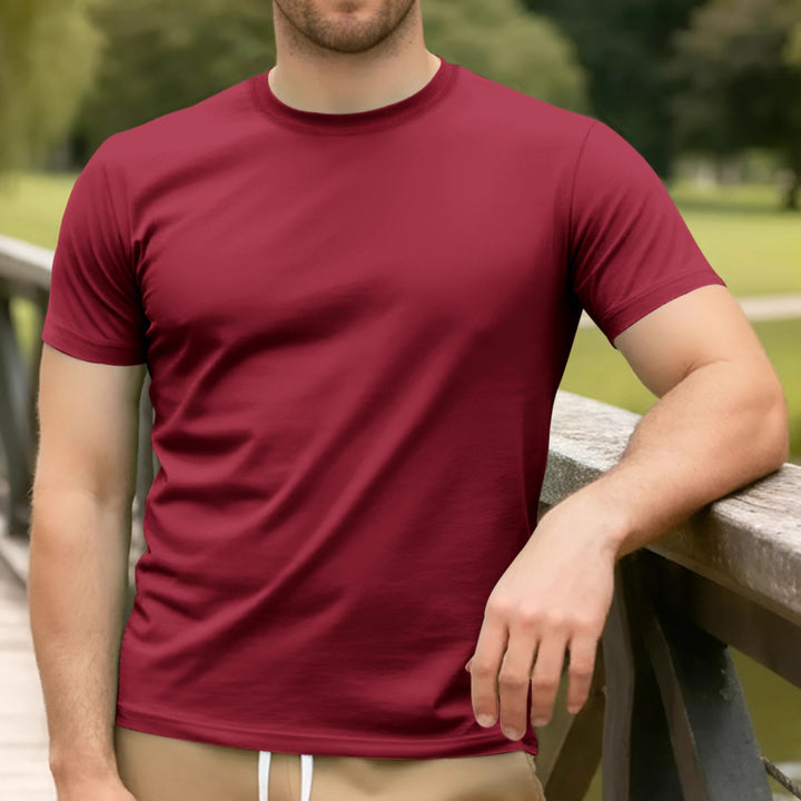 Herren nan Basic Kortærmet T-shirt lavet af kvalitets bomuldsblanding med rund halsudskæring, flade syninger og Regular Fit Skovae
