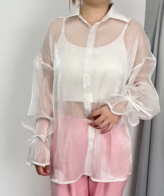 Dame Transparent Bluse med raffinerede rüscher og dekorerende Bindebånd Stilla