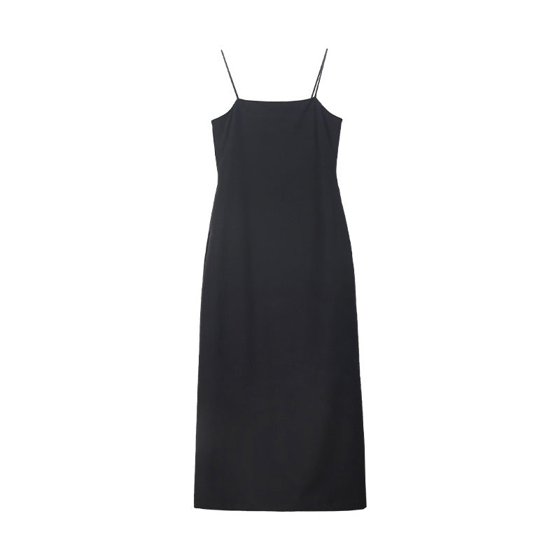 Dame lang aftenkjole med minimalistiske stropper og elegant snit Stilla