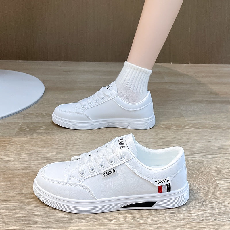 Dame Sneakers i minimalistisk design med åndbart overmateriale og behageligt fodseng Stilla
