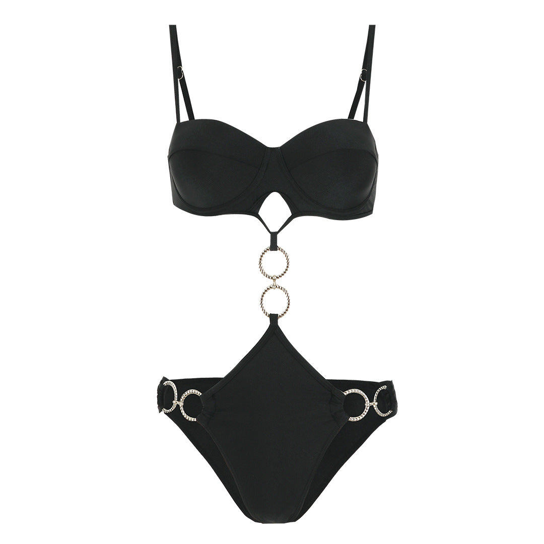 Dame Bikini-sæt med raffinerede metallic-detaljer og justerbare stropper Stilla