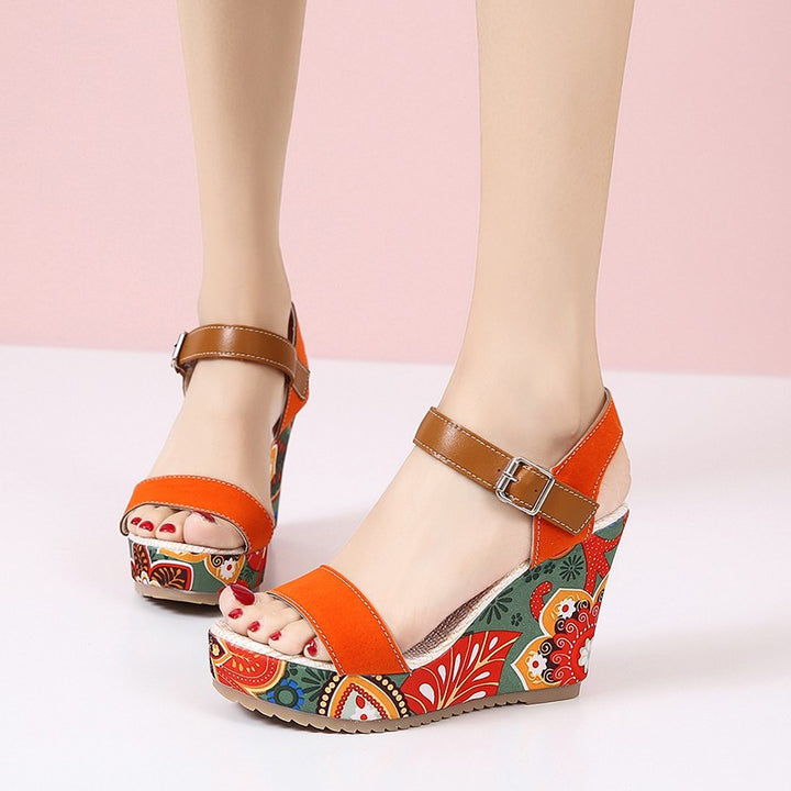 Dame Wedge-sandaler med blomsterdetaljer og komfortabel kilehæle Stilla