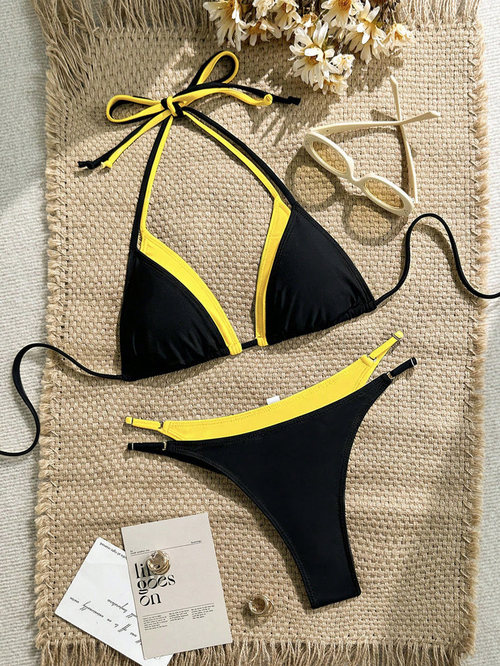 Dame triangle bikini med justerbare stropper og kontrasterende farvedesign Skovae