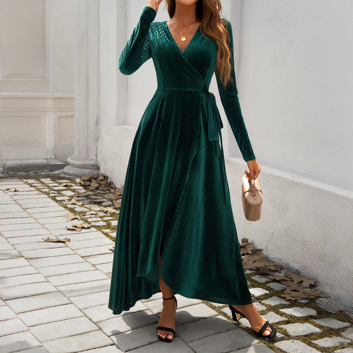 Dame Maxikjole med chic indpakningsdesign og elegant glans Stilla