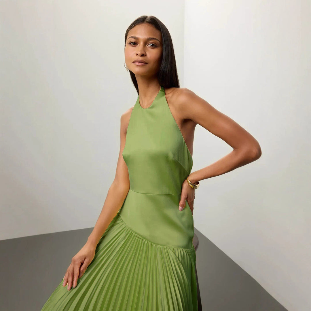 Dame Elegant Maxi Kjole med Flydende Plisseret Nederdel og Halterneck Design