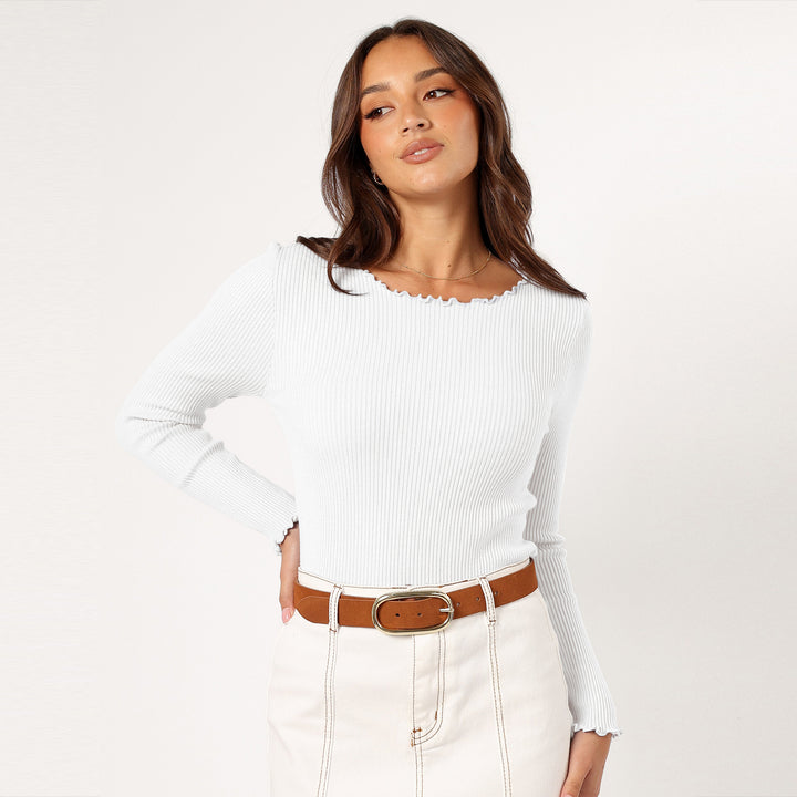 Dame Ribstrik Top med certificeret V-hals og feminine detaljer Stilla