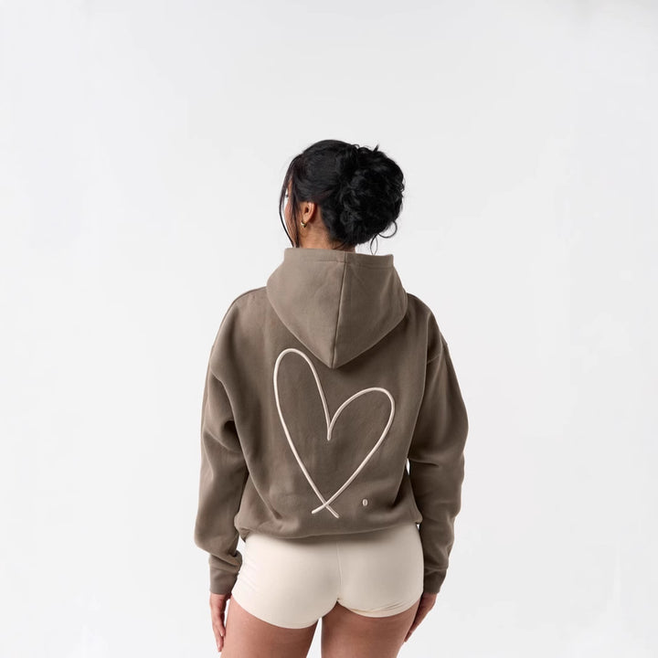 Kvinders hættetrøje sweatshirt med stort hjerte design og komfortable korte shorts Skovae