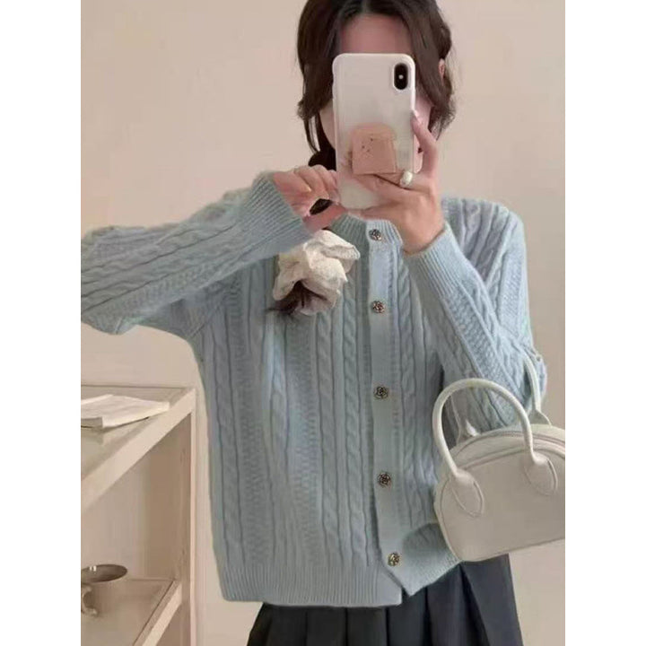 Dame elegant cardigan med kabelmønster og dekorative knapper Stilla