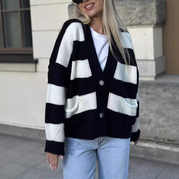 Kvinders hyggelige oversized cardigan med moderne striber og lommer Stilla