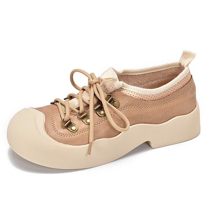 Dame Komfortable Plateau Sneakers med klassisk snørresystem og robust overmateriale Stilla