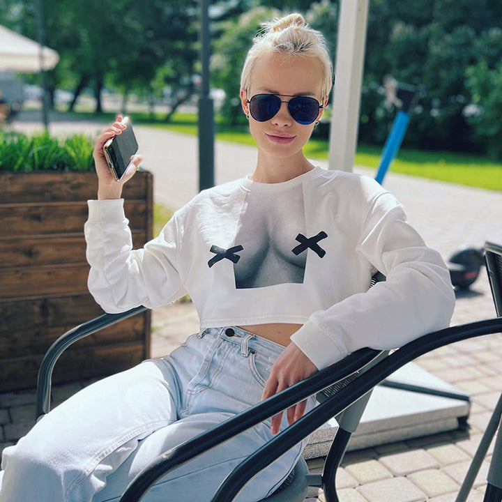 Femme Graphic Crop Sweatshirt med unikt tryk Stilla