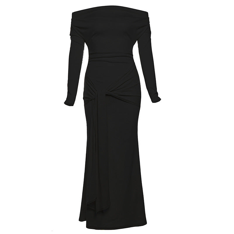 Dame elegant maxikjole med off-shoulder design og raffineret indpakningseffekt Stilla