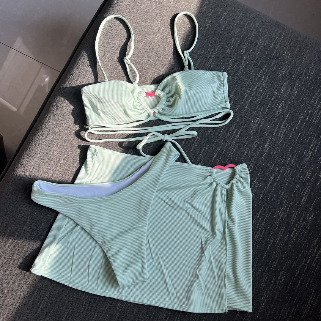 Dame Bikini-sæt med fremragende snøre-design og flydende nederdel Stilla