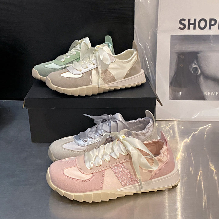 Dame Sporty Sneakers med justerbare satinbånd og åndbar overfladestruktur Stilla