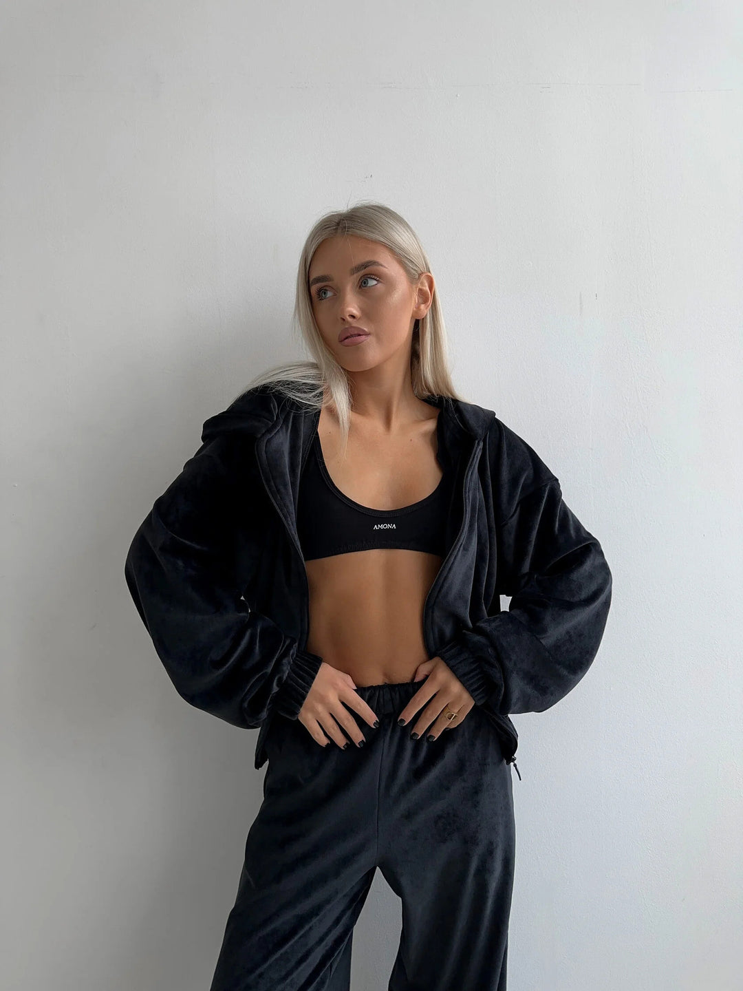 Dame sporty fleece træningsdragt med høj krave og brede ærmer Skovae
