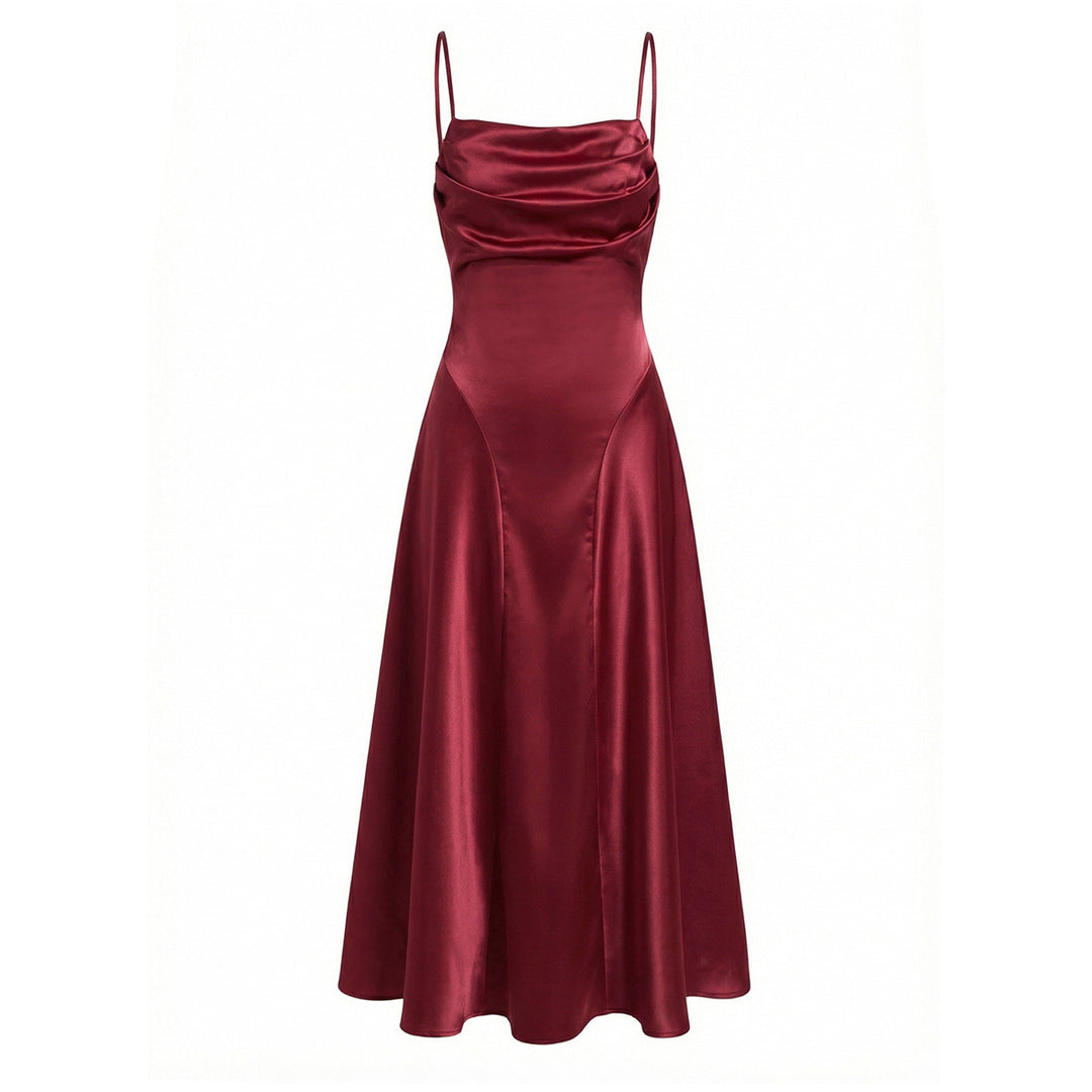 Dame Maxikjole med elegant drapering og fint satin-finish Skovae