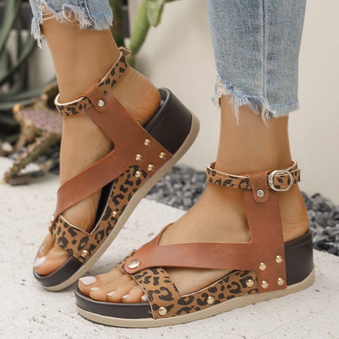 Dame Komfortable Sandaler med blomstret design og justerbar rem Stilla