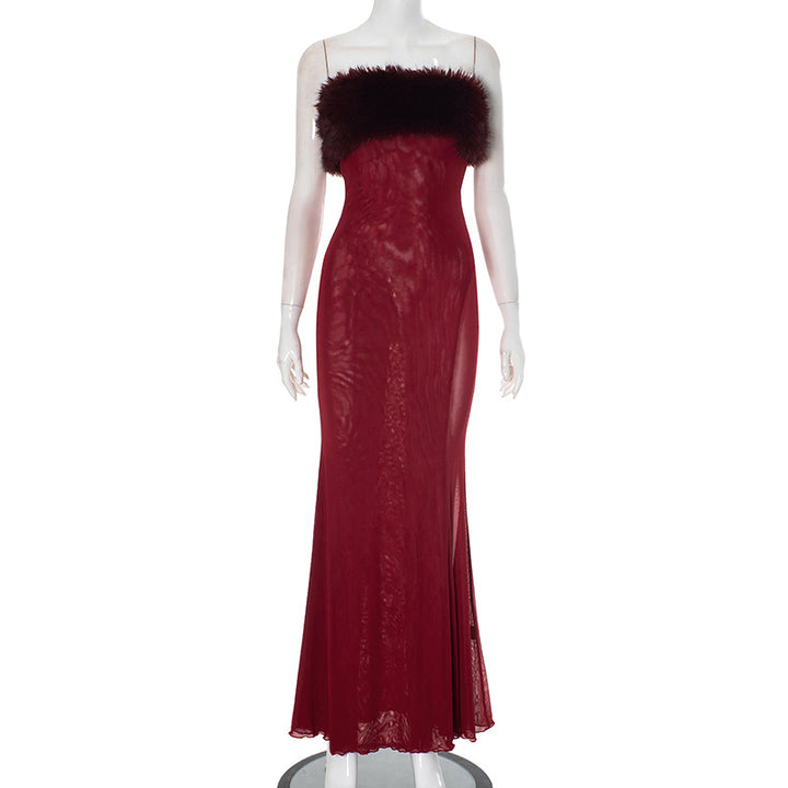 Femme Elegante Maxi Kjole med Fjerdetaljer Stilla