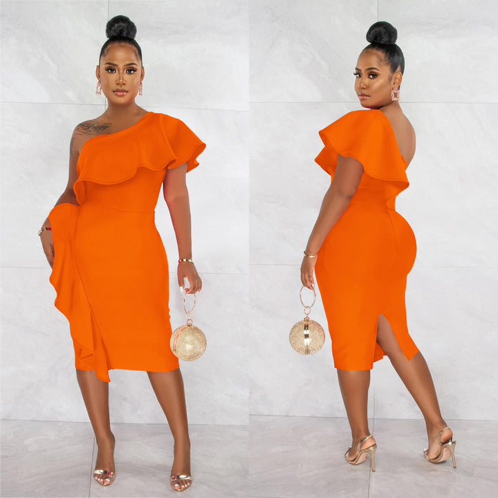 Dame Elegant One-Shoulder-Kjole med Volantdetaljer og Figursyet Snit Stilla