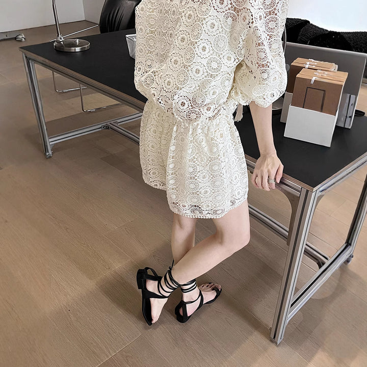Dame blonder blouse med afslappet snit og gennemsigtigt design Stilla