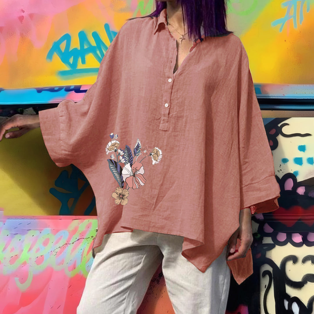 Damebluse i oversized stil med blomsterdesign Stilla