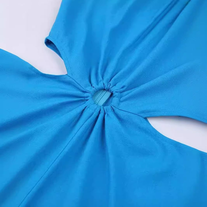Dame trendy mini-kjole med smart halterneck-design og dekorativ slids Stilla