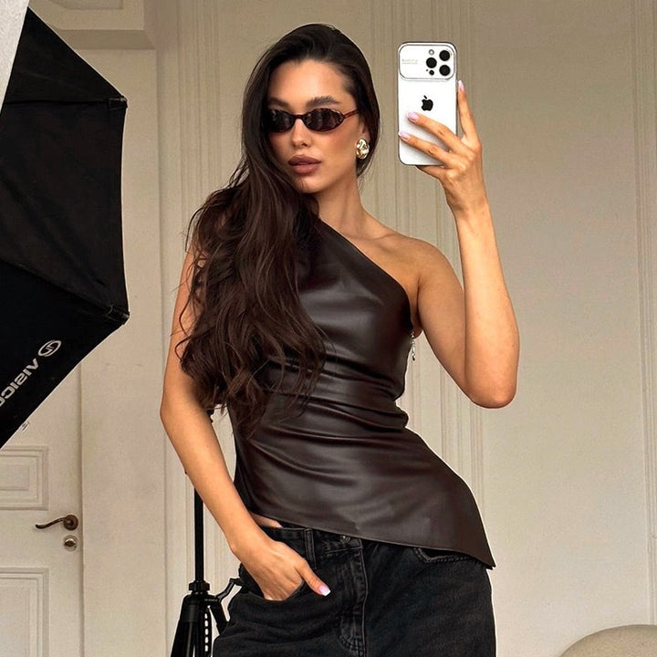 Damer elegant asymmetrisk top i kunstlæder Skovae