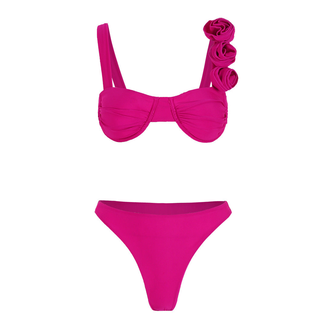 Dame bikini-sæt med innovativt frynse-nederdel og dekorerede detaljer Stilla