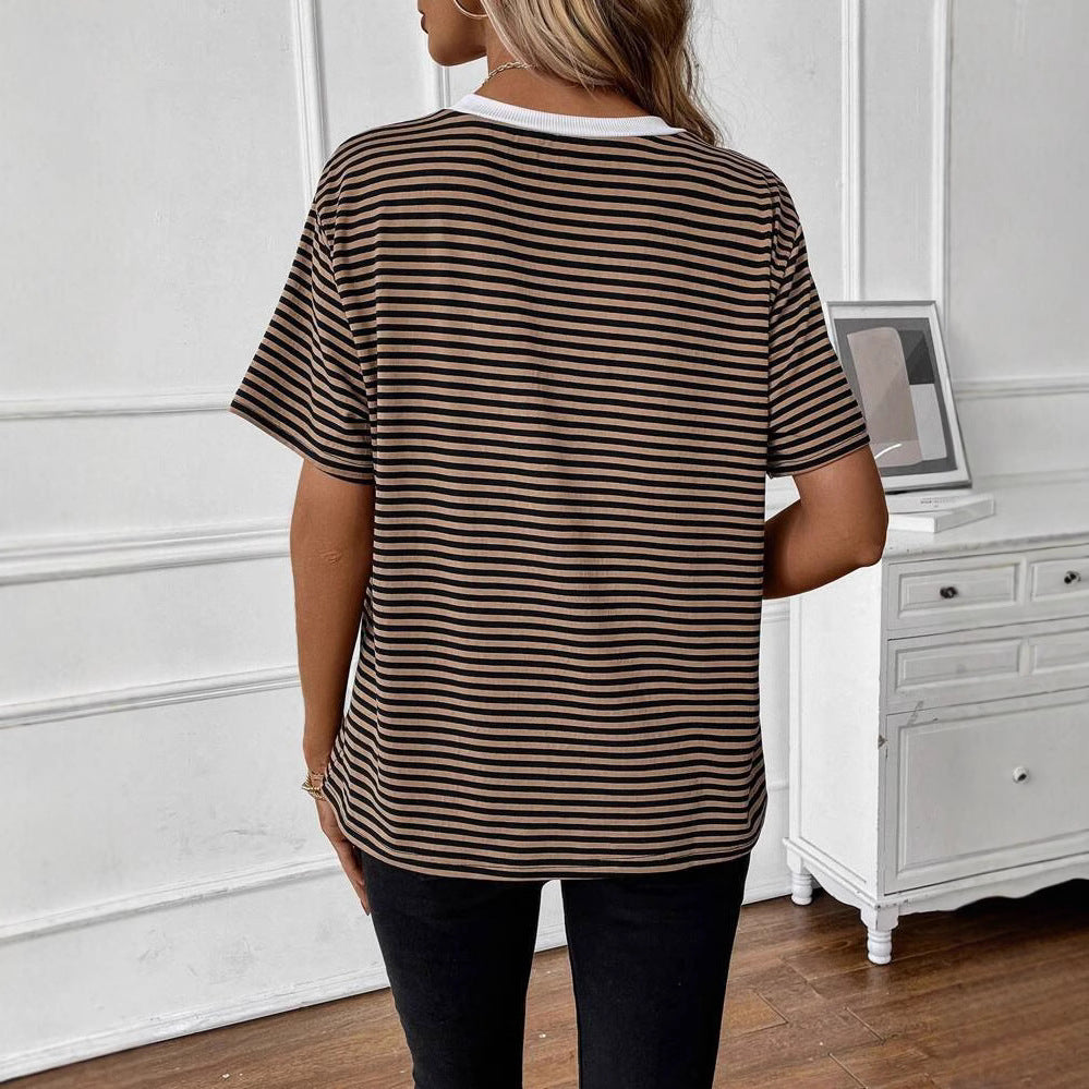 Dame stribet kortærmet T-shirt med kontrasterende halsudskæring og behagelig pasform Stilla