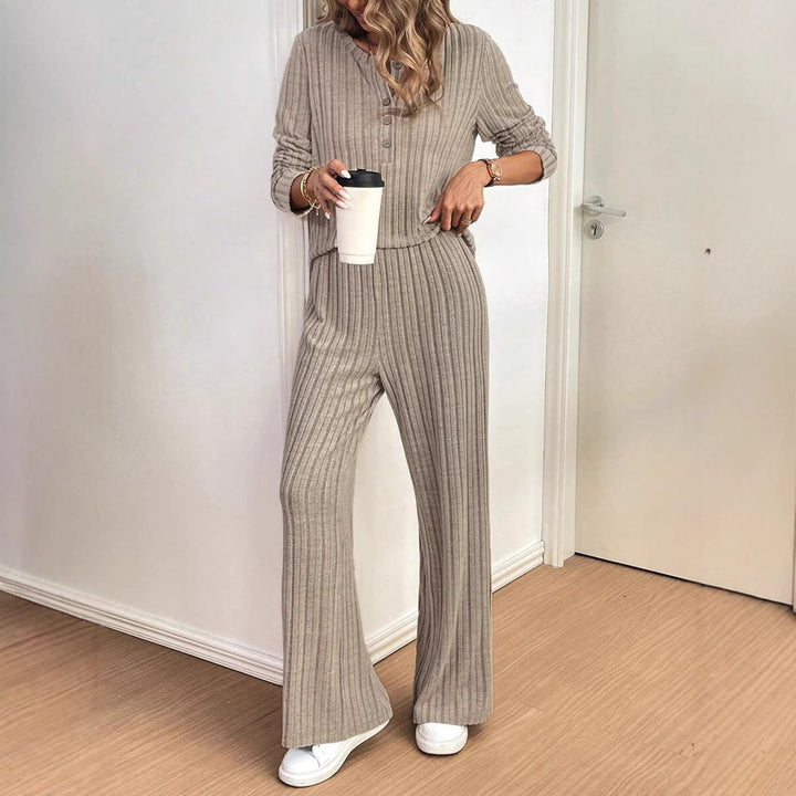 Dame loungewear-sæt af struktureret stof med moderigtigt ribmønster Stilla