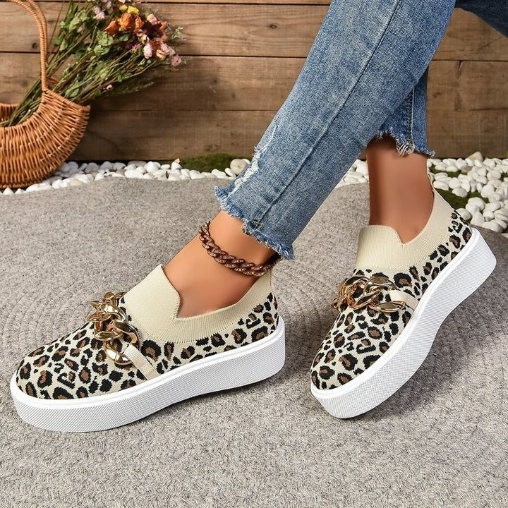 Dame Sneakers med fashionable metal kæde applikationer og komfortabel gummisål Stilla