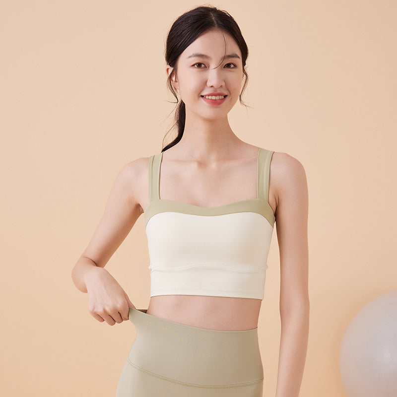 Dame sporty bustier med modisch cut-out og justerbare stropper Stilla