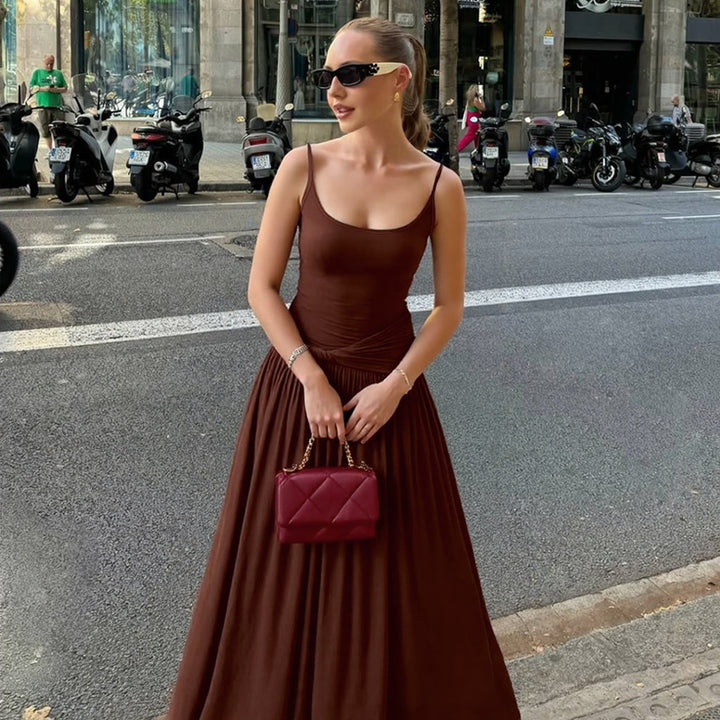 Dame Elegant Maxikjole med figursyet overdel og vid skirt Skovae