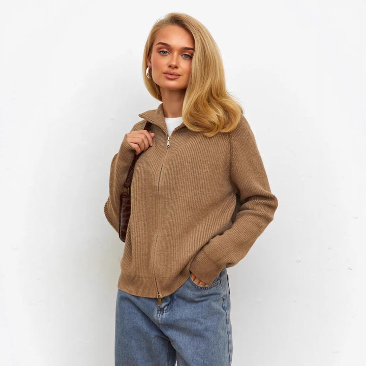 Kvinders fashionable chunky striktrøje med høj krave og fuld lynlås Stilla