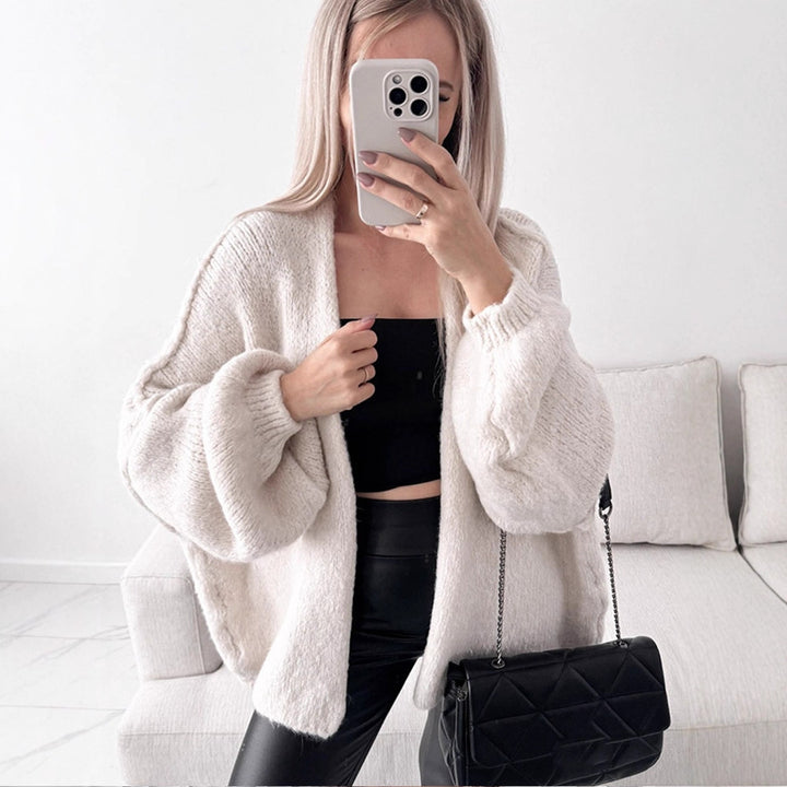 Dame afslappet strikket cardigan med oversized pasform og voluminøse ærmer Stilla