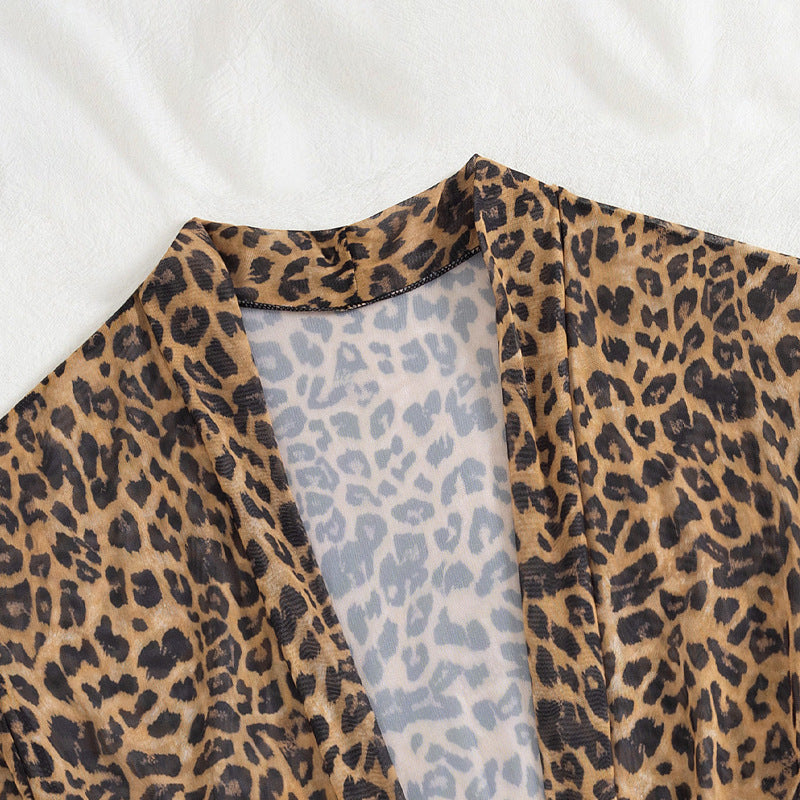 Dame luftig strandoverdel med trendy leopardprint Skovae