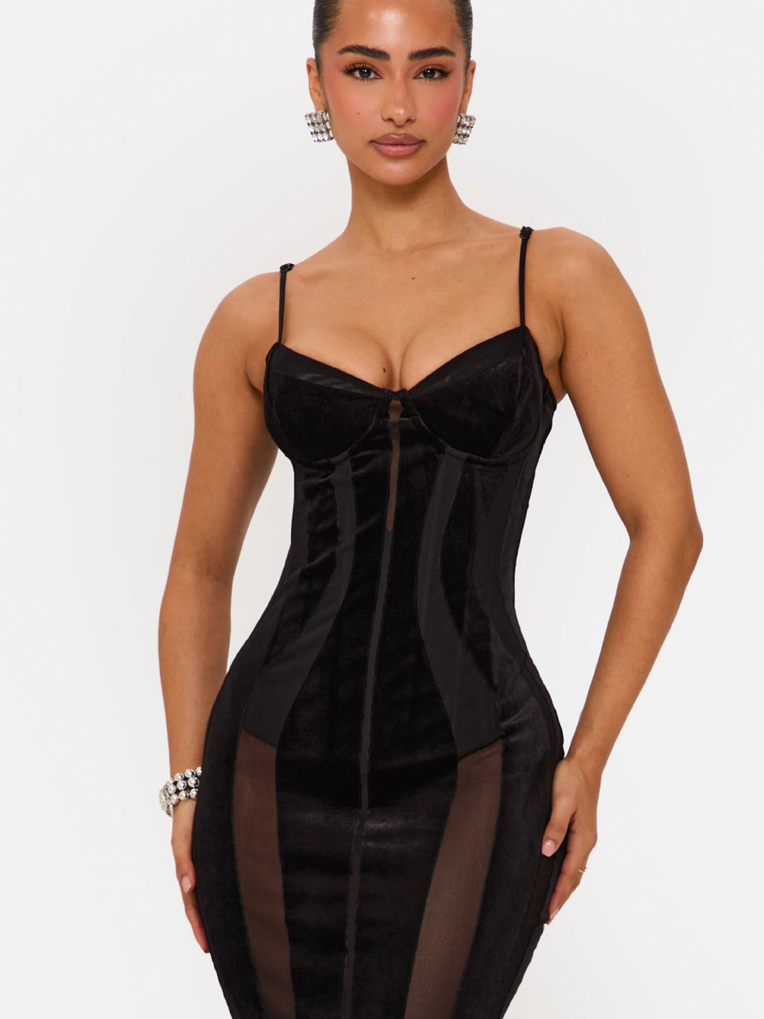Kvinders Bodycon Kjole med sofistikeret korset top og gennemsigtige indsatser Skovae