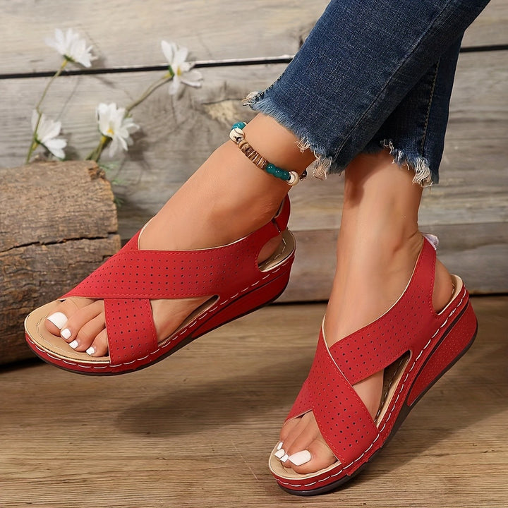 Dame Wedge Sandaler med åndbart design og justerbar strop Stilla