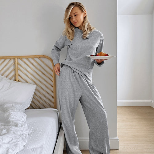 Dame pyjamasæt i behageligt, åndbart materiale med et moderne snit Stilla