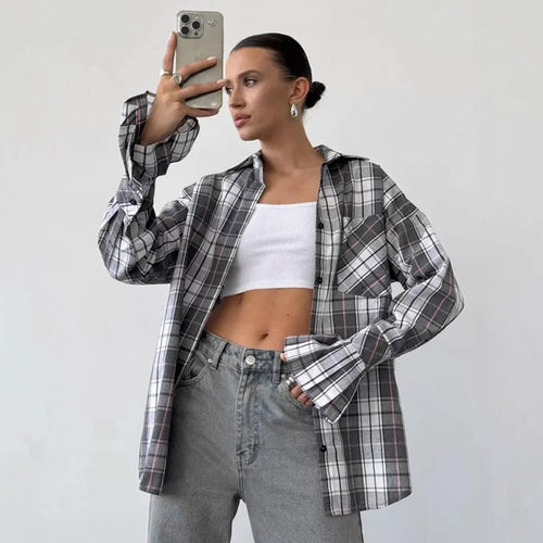 Dame Oversized Check Skjortejakke med afslappet snit og praktiske lommer Stilla