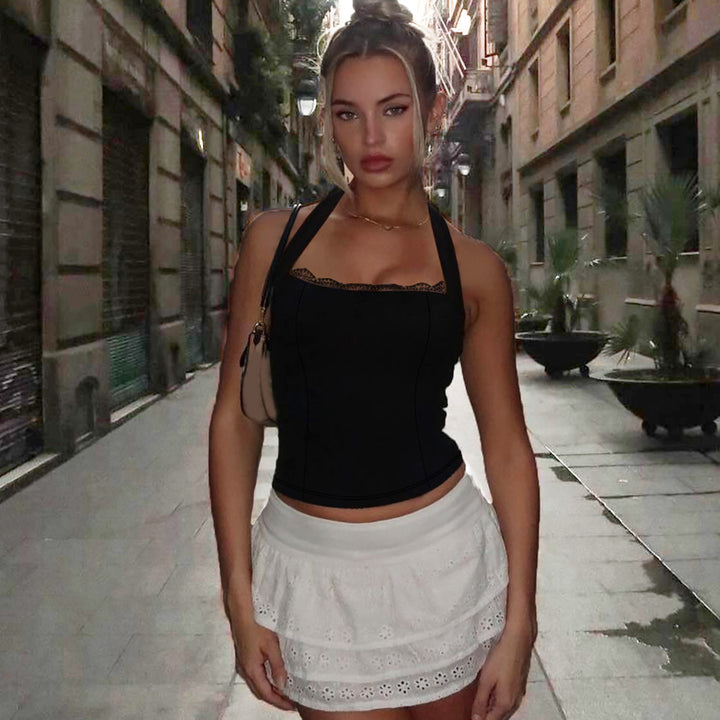 Dame Crop-top med delikate spidsdetaljer og kropsnær pasform Stilla